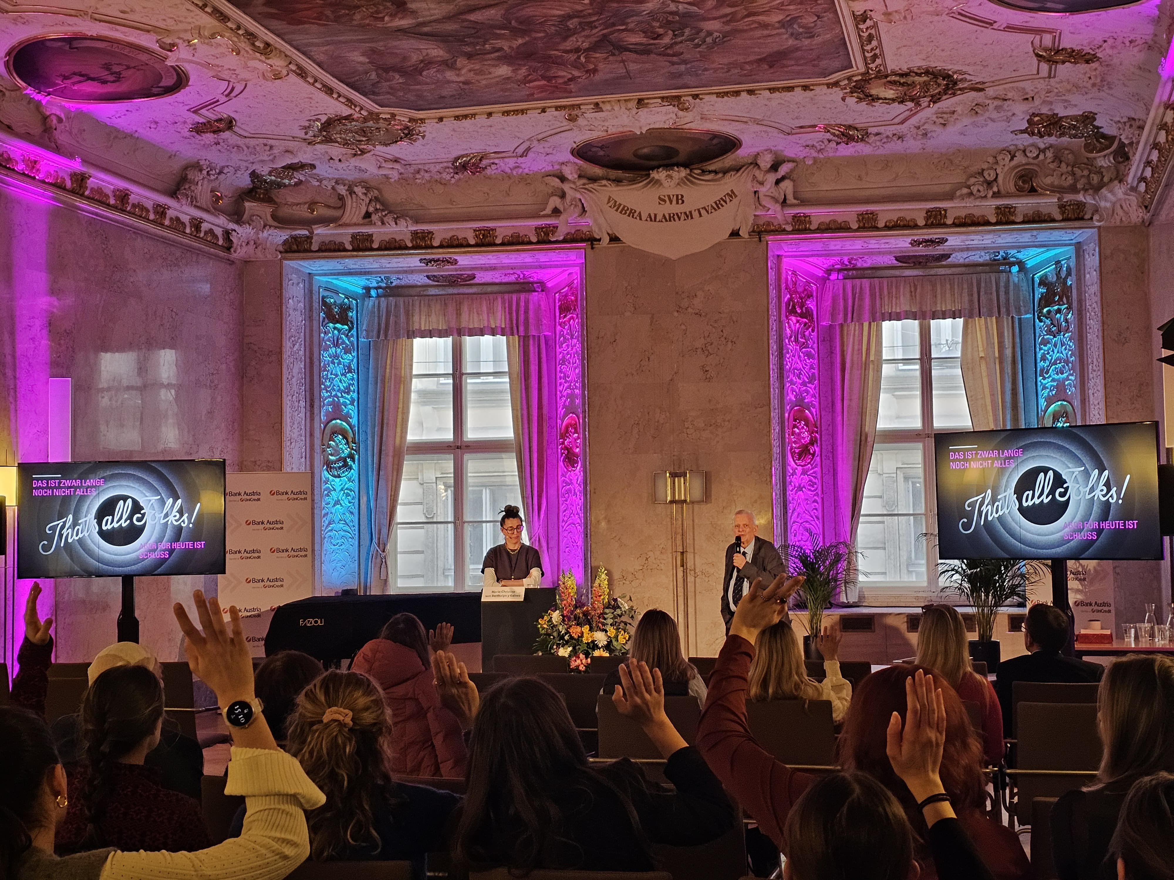 Abschluss – applaudierendes Publikum